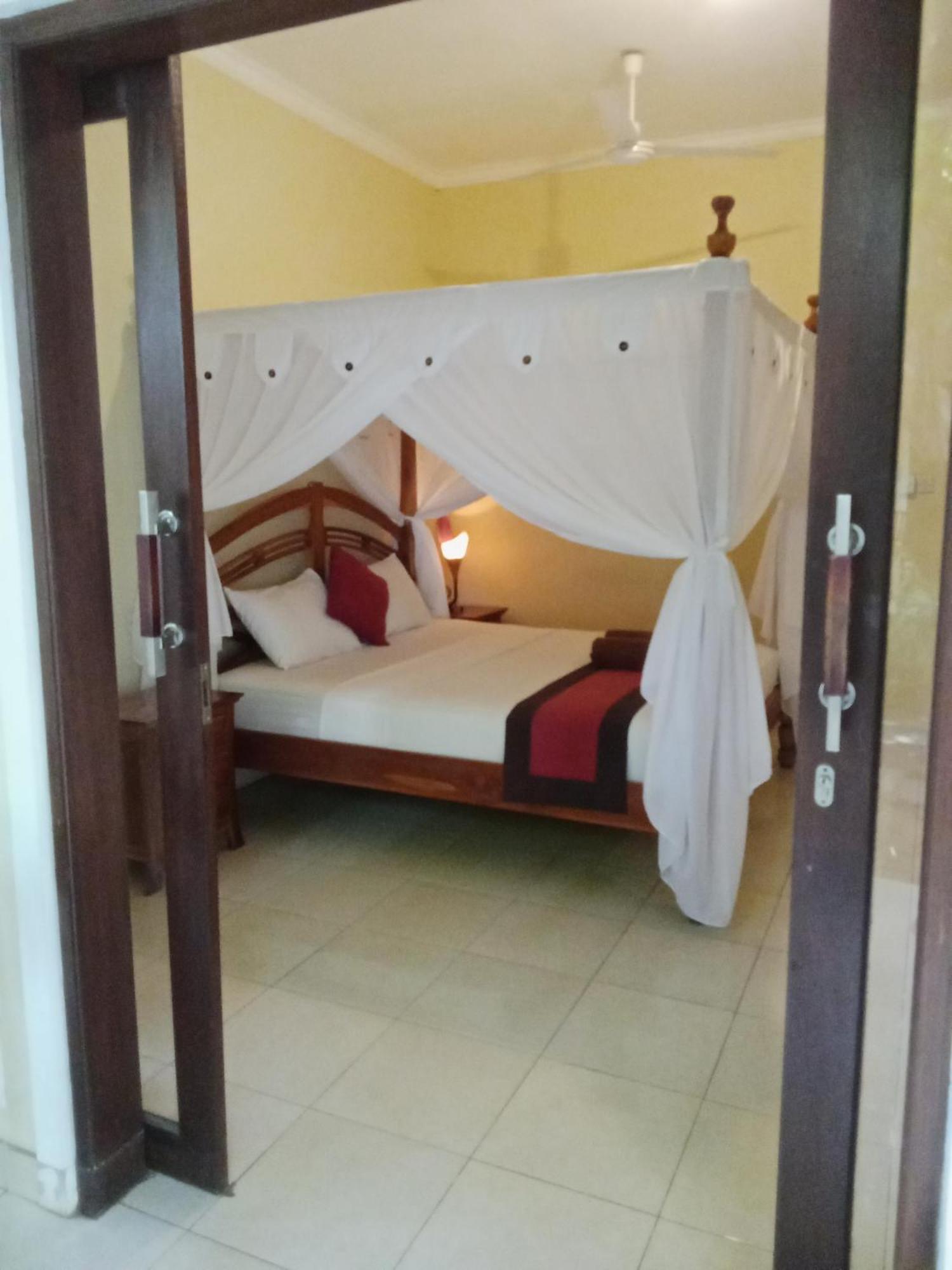 Pondok Aldi Hostel อาเม็ด ภายนอก รูปภาพ